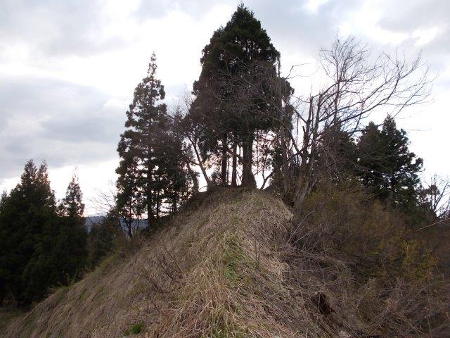 「松苧山」の石碑がある場所 小千谷市岩沢